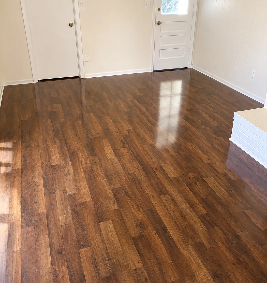 3 bed, 2.0 bath, 1827 sqft, $2,400 — Photo 3
