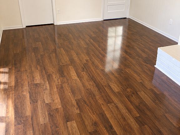 3rd image of 227 Springknoll Cir