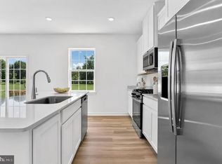 17 Handbell Ln, Sicklerville, NJ 08081