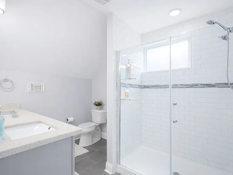 2131 Dumaine St — Photo 4