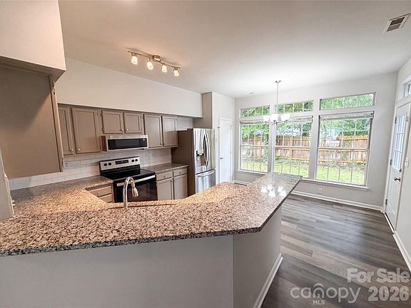 2nd image of 4808 Pennant Pl