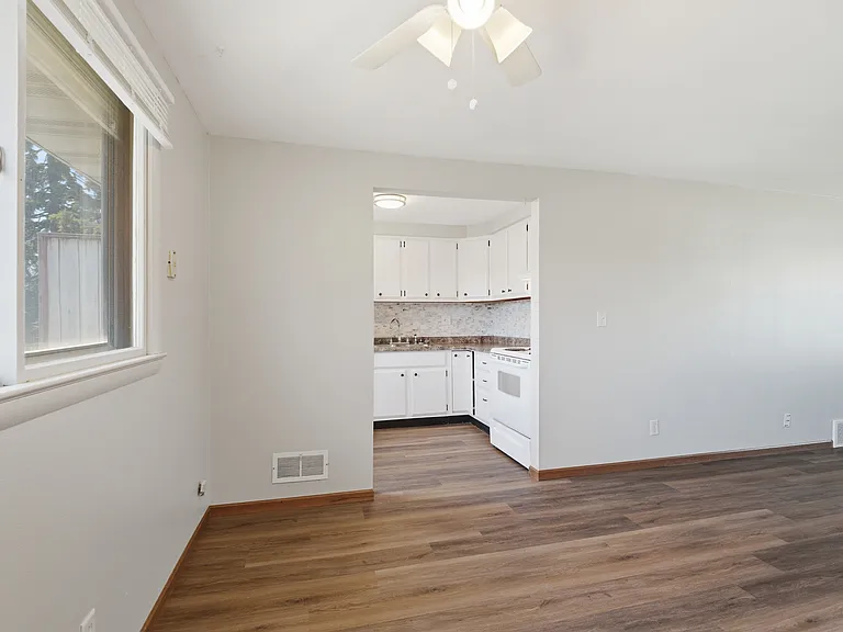 1114 Melrose Ct #1 — Photo 10