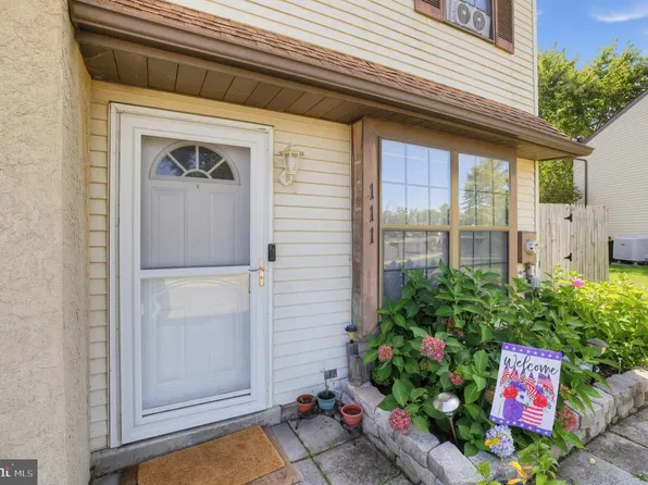 111 Cypress Dr, Quakertown, PA 18951