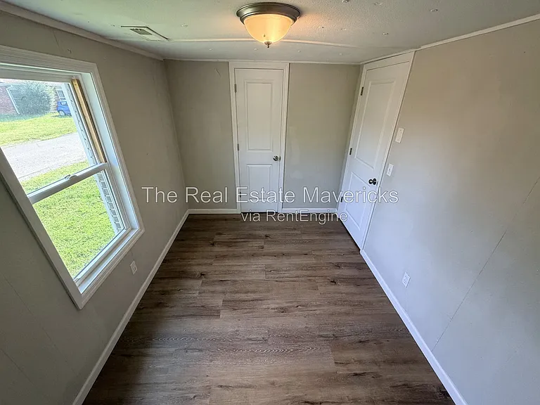 46 Trinity Rd #1 — Photo 17
