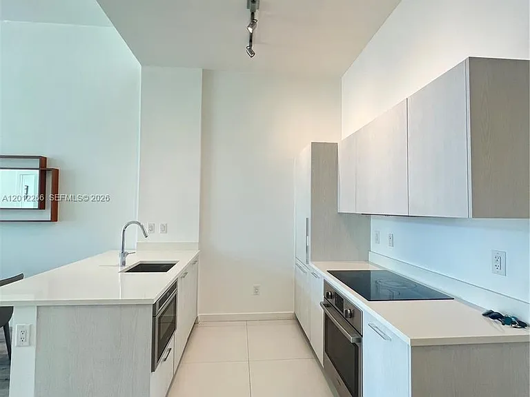 501 NE 31st St #404 — Photo 2