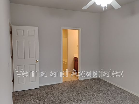 5th image of 3003 SW Deerfield Blvd Unit 2