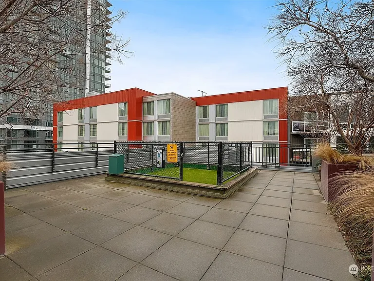 699 John St #710 — Photo 9