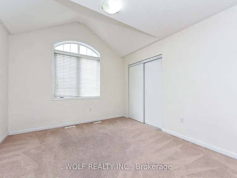 449 Tyrone Cres — Photo 25