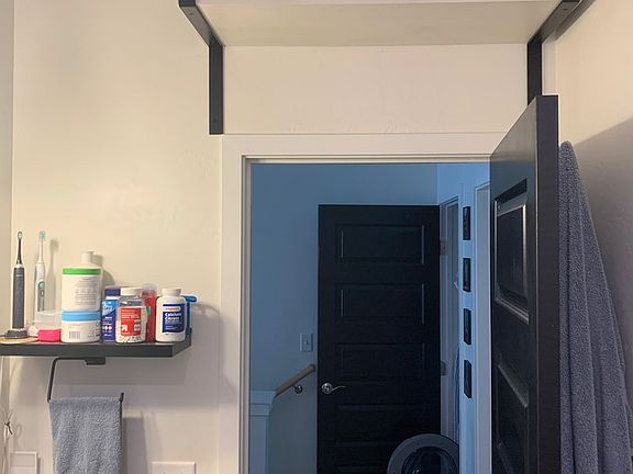 4th image of 220 Metz Ln #901