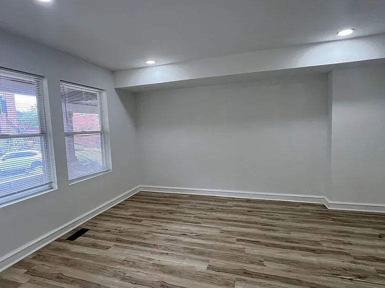4321 Sheldon Ave — Photo 3