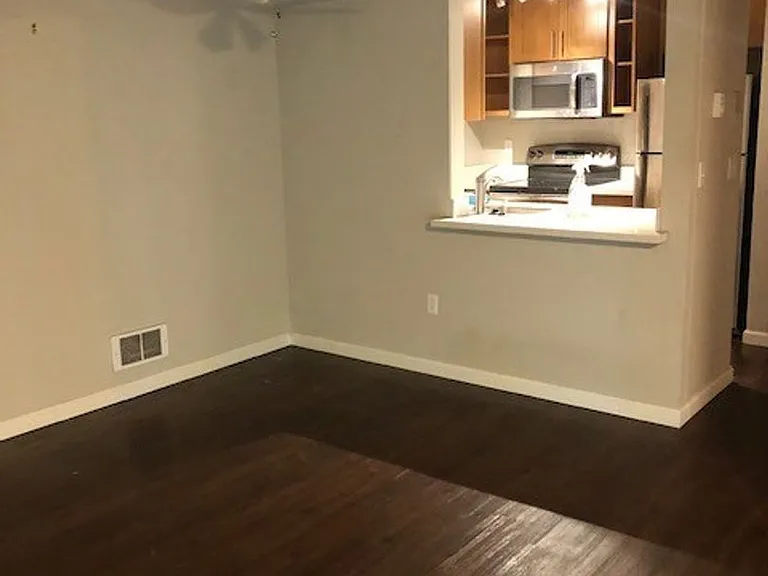 12527 Roosevelt Way NE — Photo 44