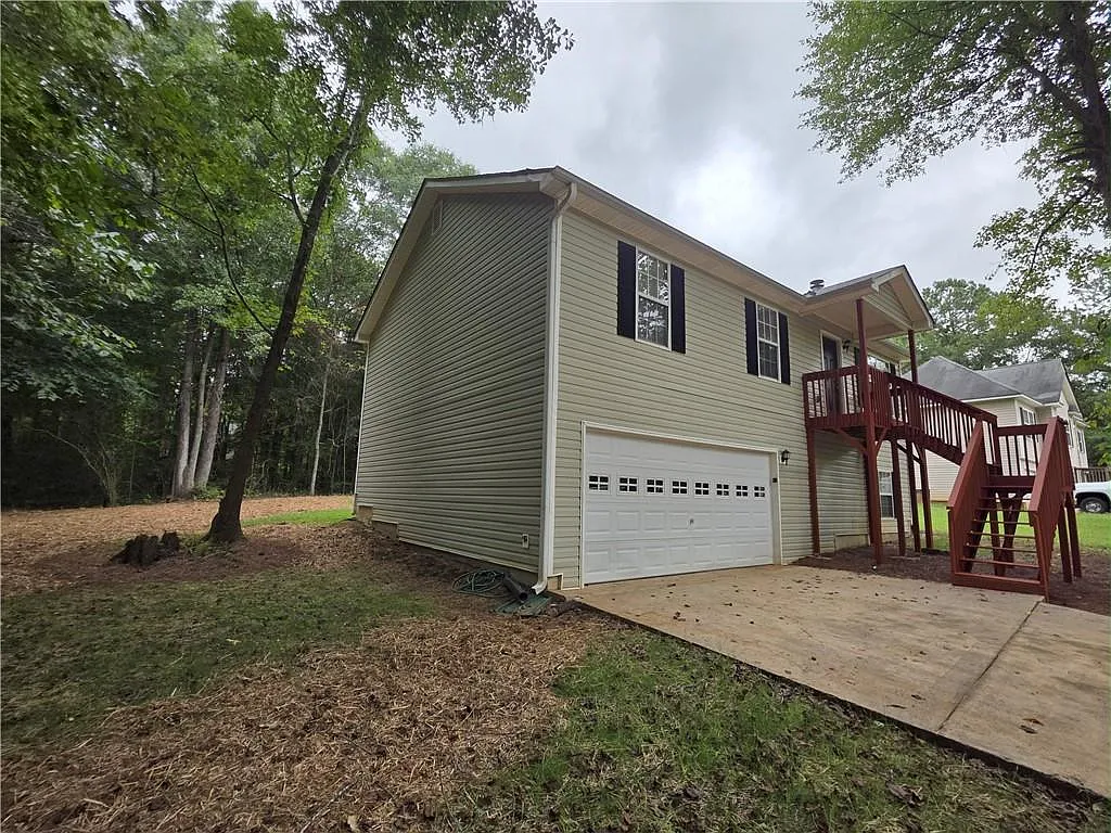 4 bed, 3.0 bath, 1736 sqft, $1,790 — Photo 2
