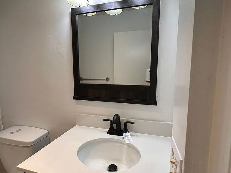 2277 Channel Dr — Photo 4