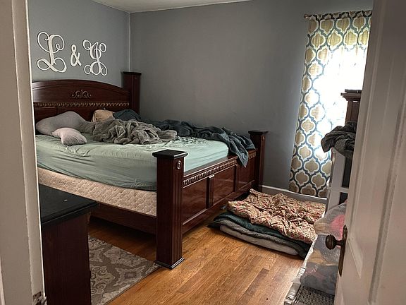 5th image of 211 Floral Park