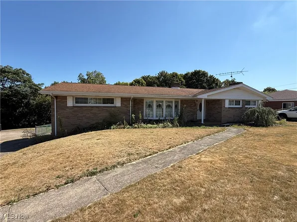 324 Lovers Ln, Steubenville, OH 43953