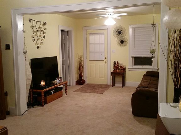 3rd image of 216 1st Ave S