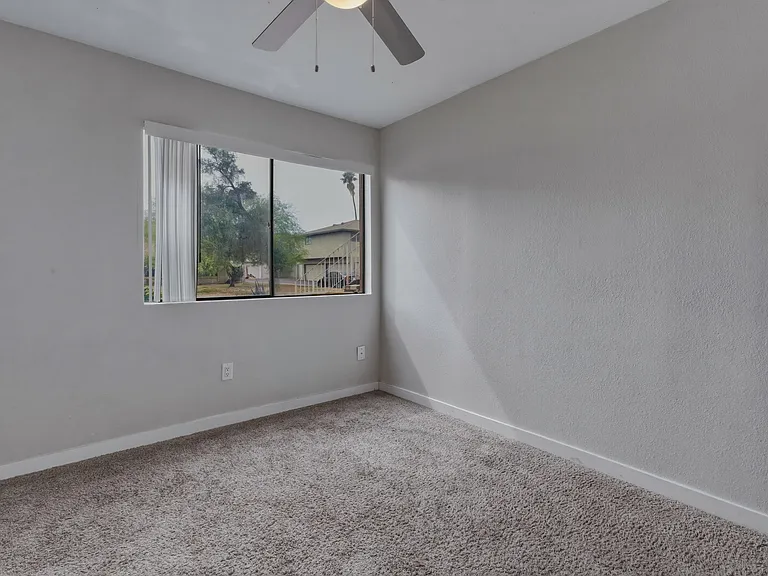 3308 W Loma Ln — Photo 18