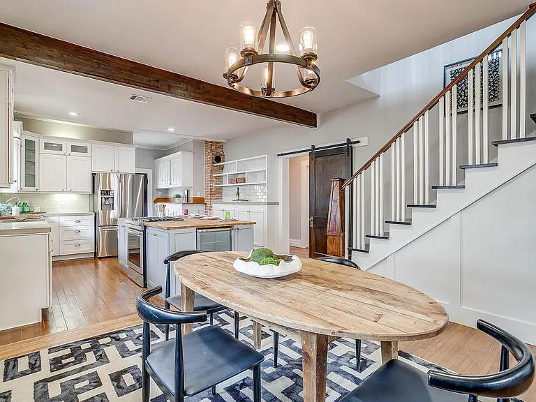 1405 S Henderson St — Photo 17