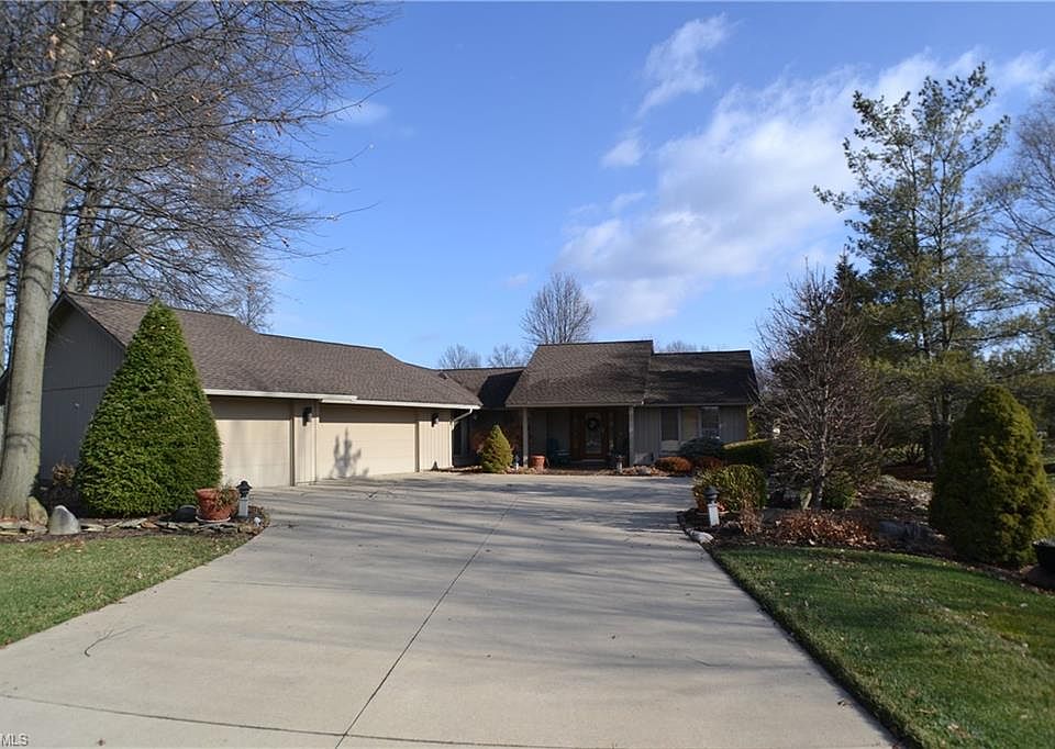 1st image of 8895 Riverwood Dr