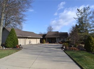 8895 Riverwood Dr, North Ridgeville, OH 44039