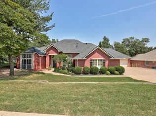 2301 Saint Annes Dr, Edmond, OK 73034