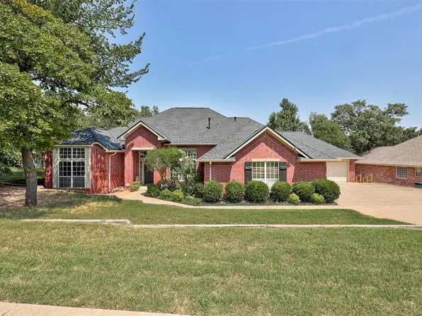 2301 Saint Annes Dr, Edmond, OK 73034