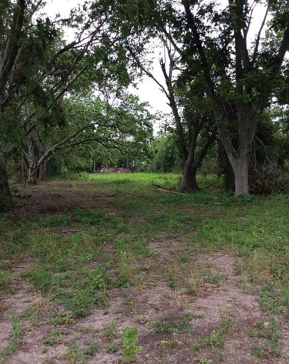 2nd image of 309 De Porres Rd