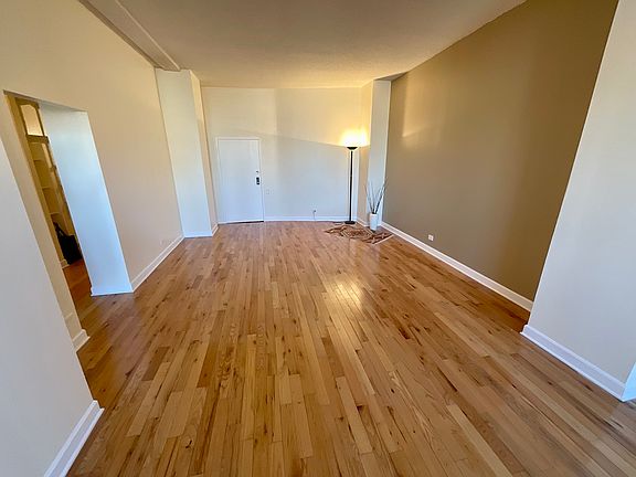 3rd image of 600 S Dearborn St APT 1206