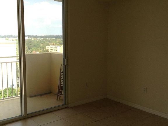 3rd image of 215 SW 42nd Ave APT 1005