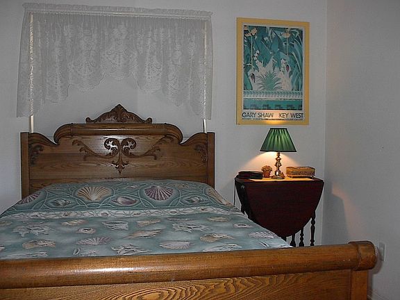 Bed#1 13'9"x8'6"+37x33" 