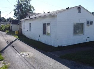 921 11th St W, Huntington, WV 25704