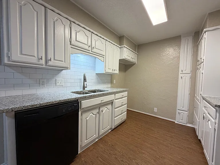 206 S Nolan River Rd #12 — Photo 5