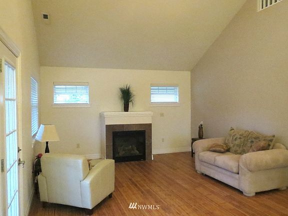 4th image of 123 E 9th Avenue #1