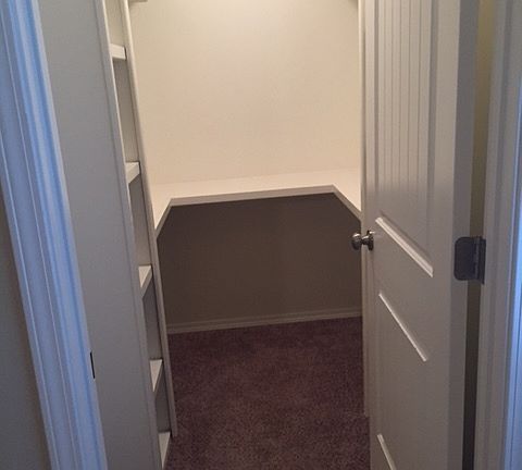 5th image of 415 Goingsnake St APT C