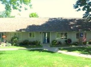 11 Carvers Grn, Chaska, MN 55318