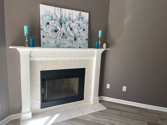 3rd image of 2387 Basswood Dr