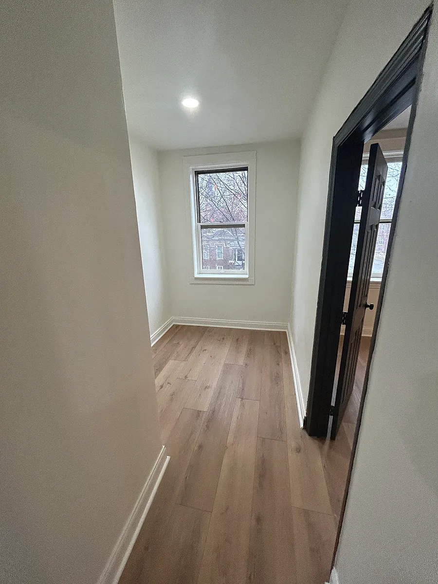 Building Photo - 5402 Idaho Ave #2F