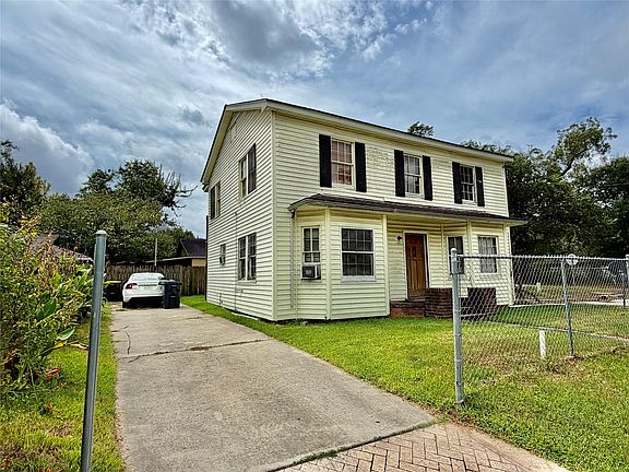 3rd image of 501 Avenue I