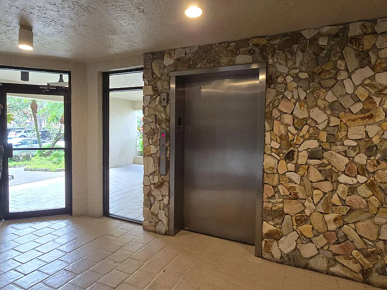 3000 NW 42nd Ave #B302 — Photo 15