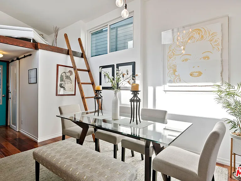 1653 N Beverly Glen Blvd — Photo 7