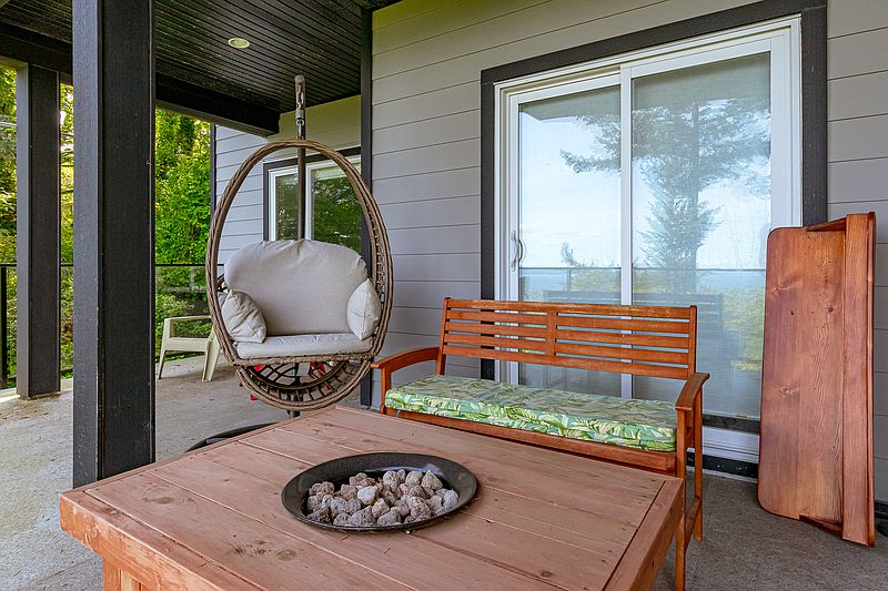 Saanich House for rent - 3 Bedrooms — photo 49