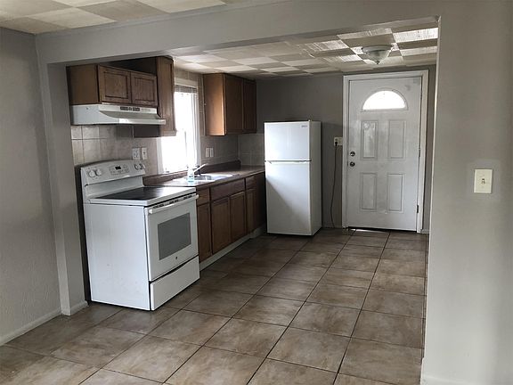 4th image of 120 Athens St #B