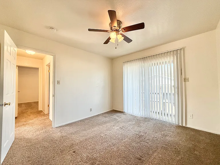 863 Virginia St — Photo 7