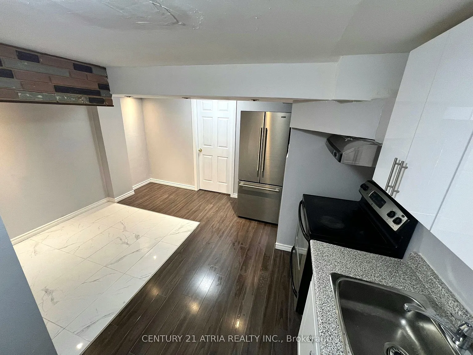 3 bed, $2,300 — Photo 2