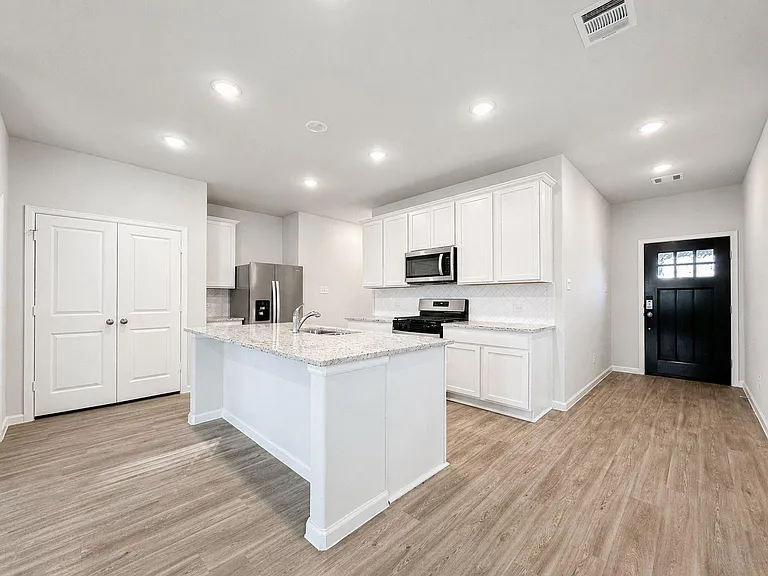 52 Valiant Ridge Trl — Photo 14