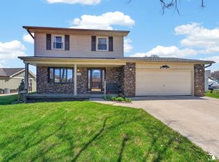 30189 Pointe Dr, Gibraltar, MI 48173