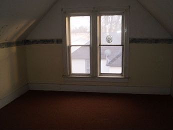 4th image of 2819 E Ave