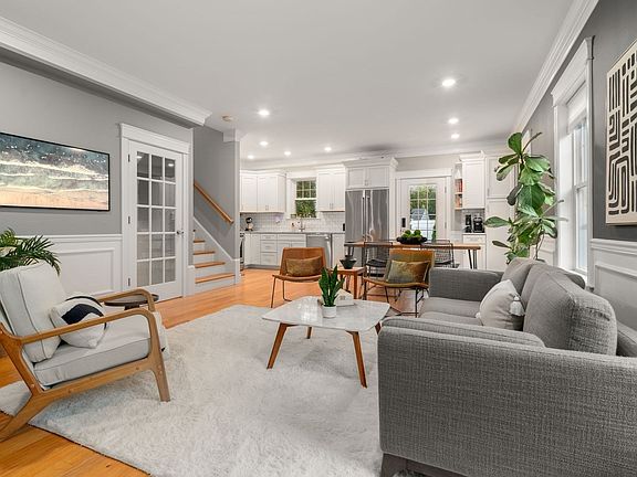 5th image of 134 Edenfield Ave #2