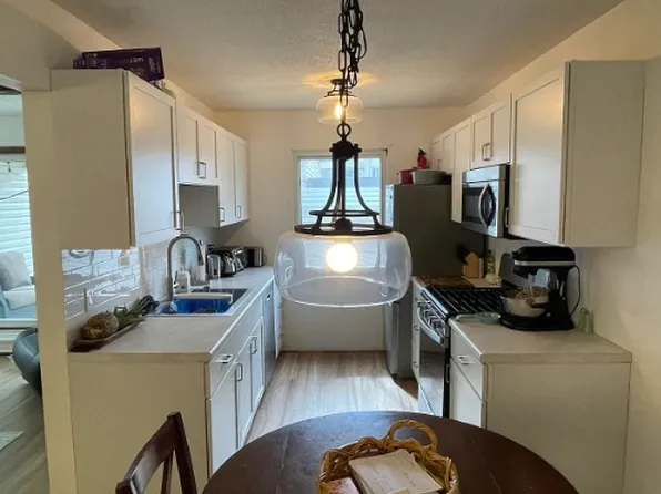 10630 Rockford Rd APT 108, Plymouth, MN 55442