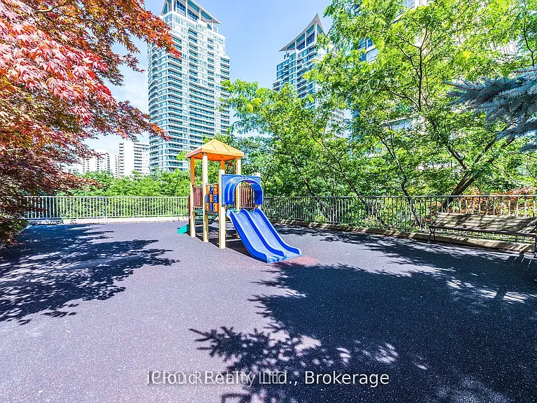 156 Enfield Pl #302 — Photo 46